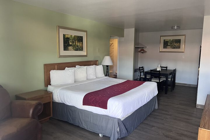 Room 14 of 30