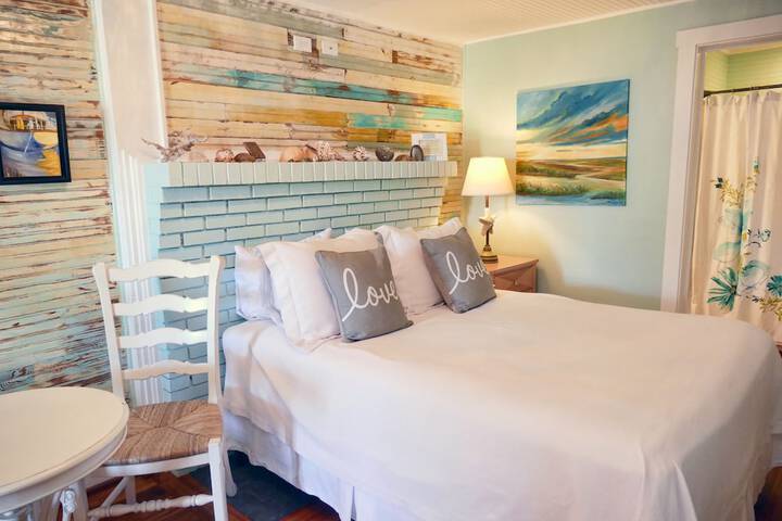 Room 42 of 61
