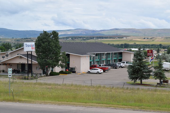 Travelers Inn & Suites