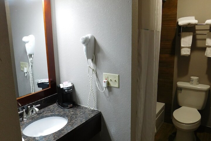 Room 17 of 33