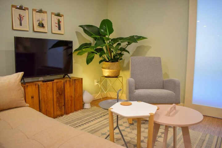 Room 11 of 36