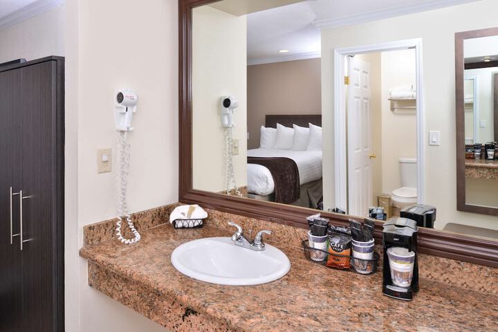 Room 10 of 19