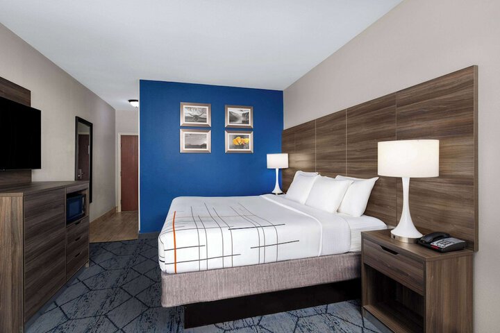 Room 17 of 42
