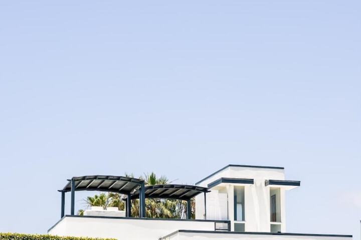 Laguna Cove Hotel