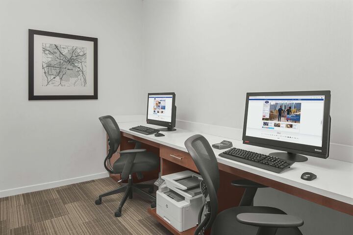 Business Center 31 of 31