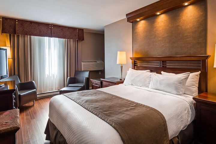 Room 8 of 24