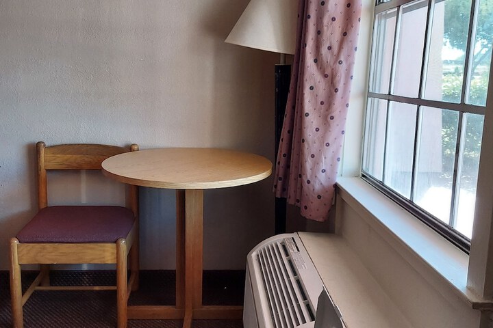 Room 19 of 35