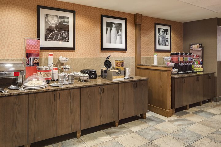 Hampton Inn Iowa City / Coralville