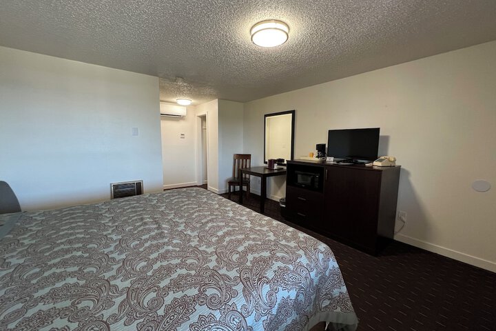 Room 128 of 143