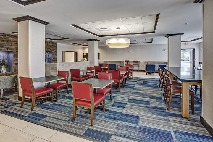 Holiday Inn Express Hotel & Suites Cookeville by IHG