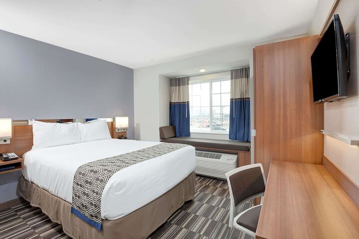 Room 3 of 16
