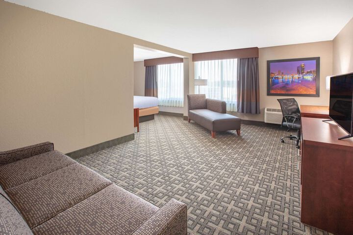Room 10 of 16