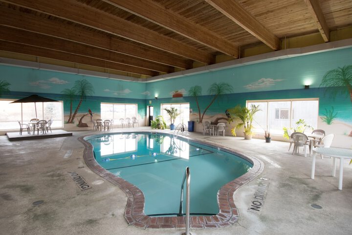 Pool 7 of 15