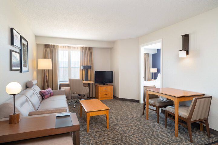 Room 17 of 27