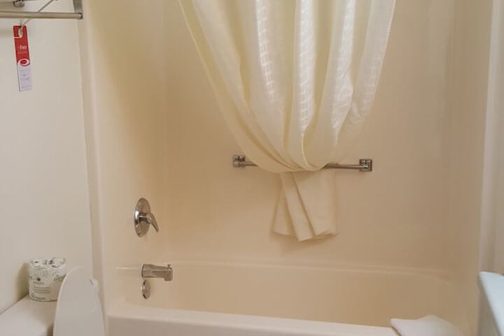 Room 46 of 100