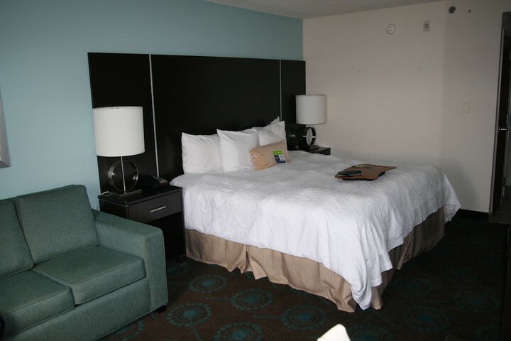 Room 73 of 98