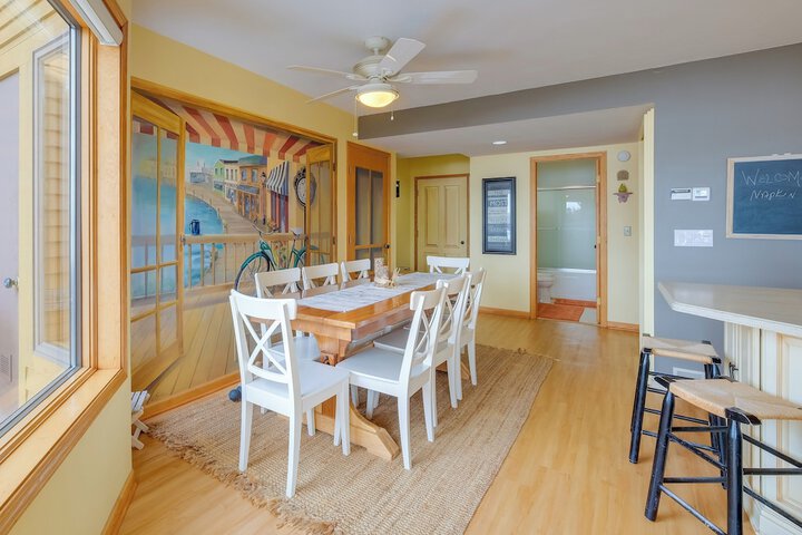 Elk Rapids Condo w / Balcony Overlooking Elk Lake!