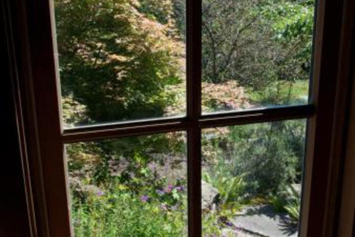 Hideaway Lodge Bed & Breakfast