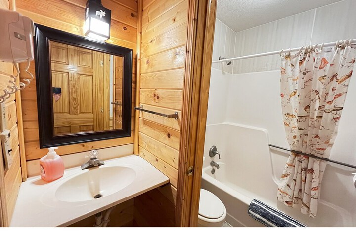 Horseshoe Bay Lodge