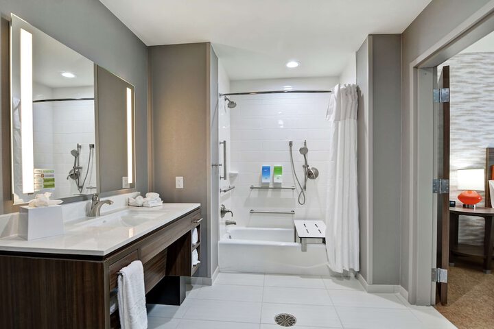 Home2 Suites by Hilton Bedford DFW West TX