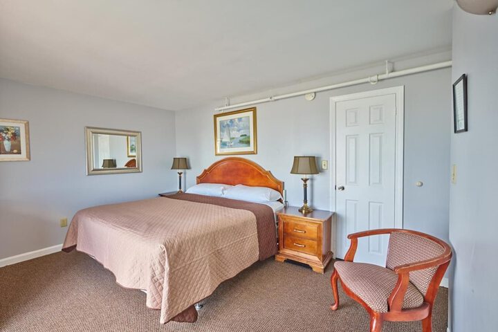 Room 12 of 34