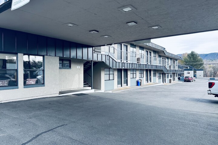 Hotel 4 of 53