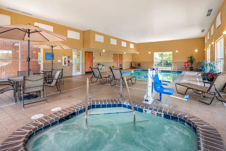 Comfort Suites Urbana Champaign University Area