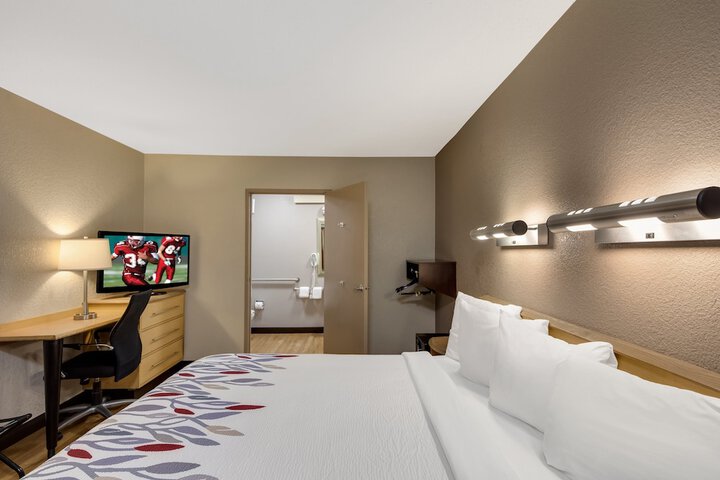 Room 16 of 28