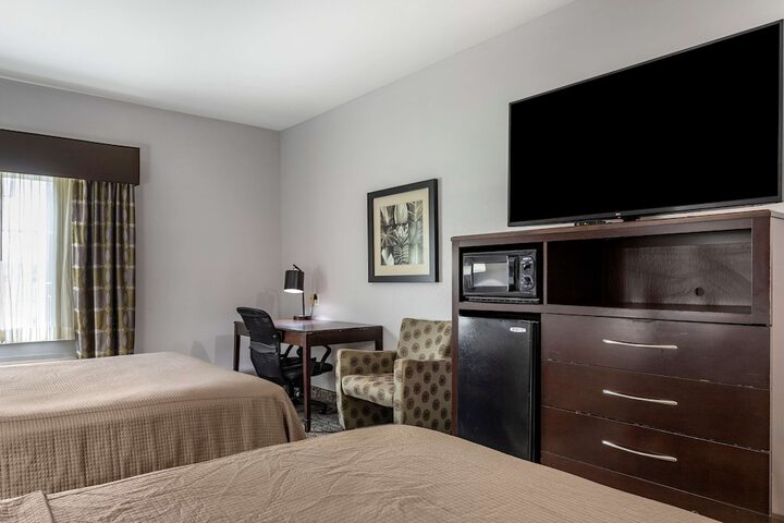 Room 11 of 30