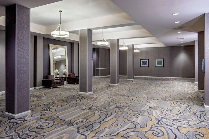 DoubleTree by Hilton Chicago - North Shore Conference Center
