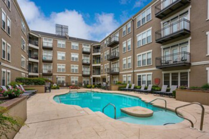 Apts at 41st by NamaStay