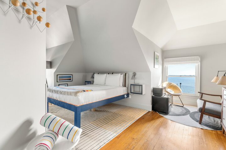 Room 34 of 65