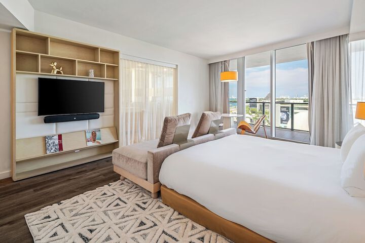 Room 34 of 112