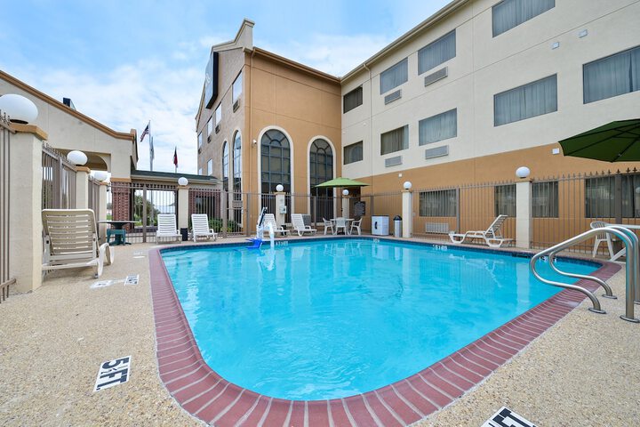 Pool 6 of 47