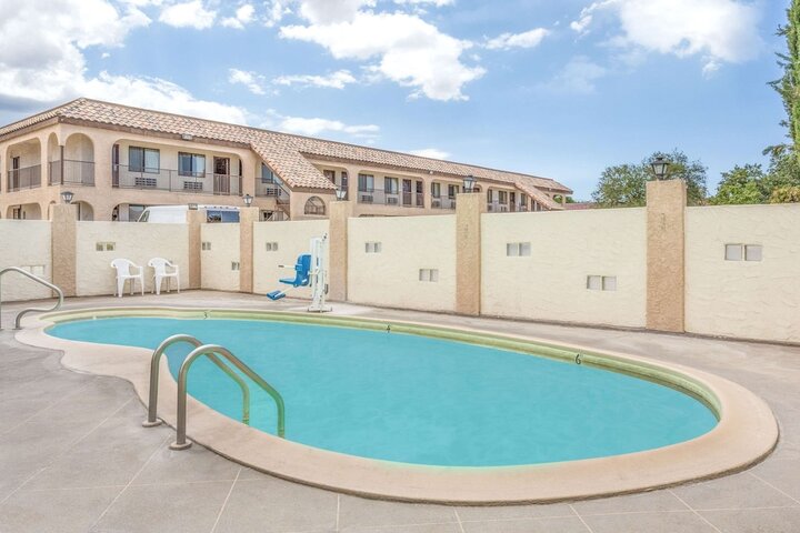 Pool 2 of 19