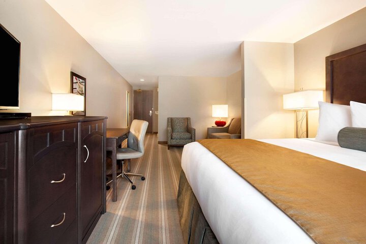 Room 14 of 30
