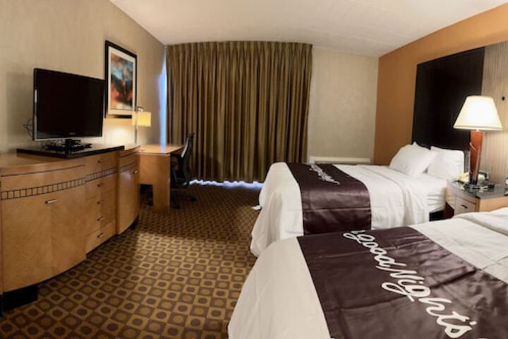Room 10 of 24