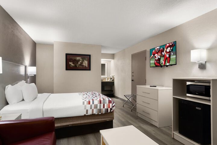 Room 25 of 37