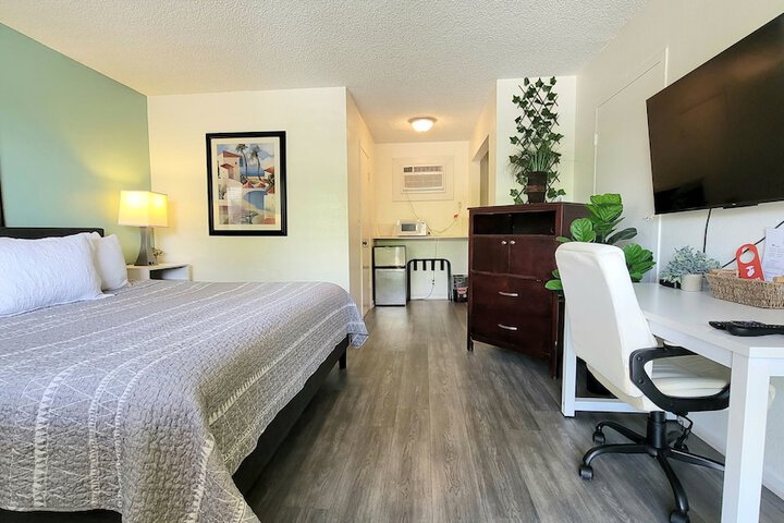 Room 18 of 27