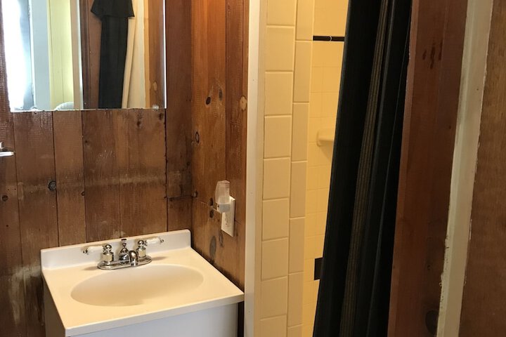 Room 69 of 80