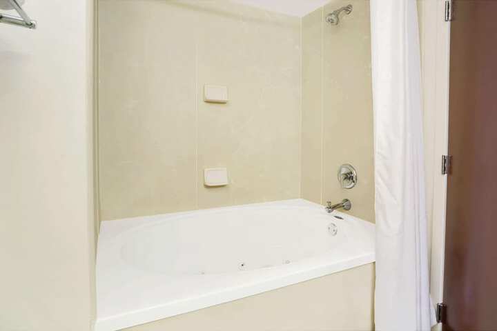 Room 11 of 24