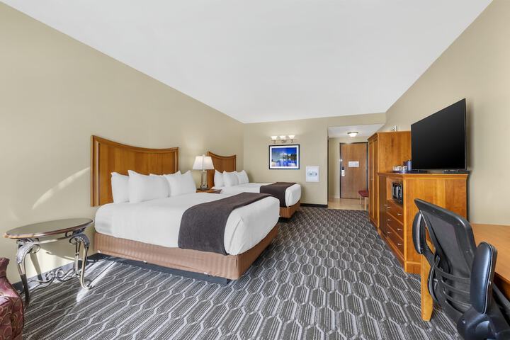 Best Western Plus Swiss Chalet Hotel & Suites