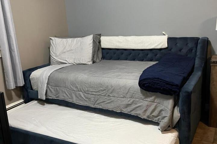 Just Like Being at Home- Newly Renovated Unit