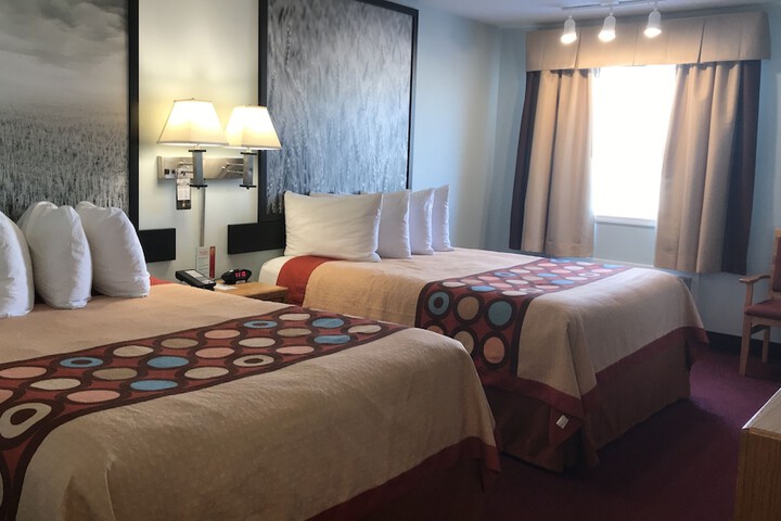 Super 8 by Wyndham Kindersley