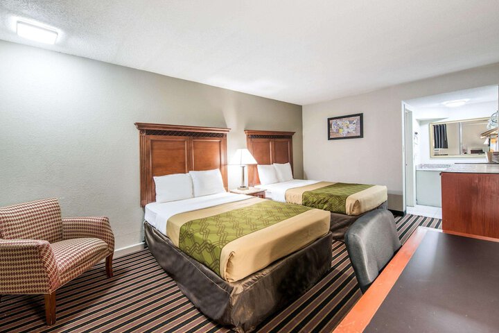 Room 4 of 16