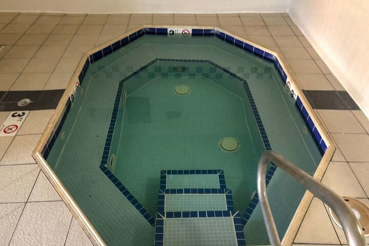 Pool 5 of 34