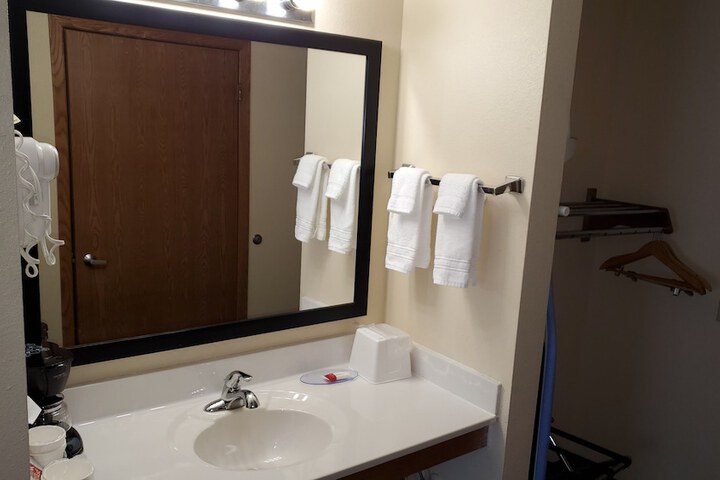 Room 35 of 62