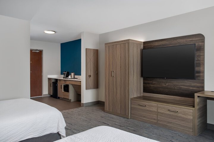 Room 53 of 78