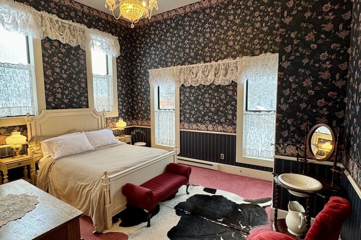 Room 13 of 24