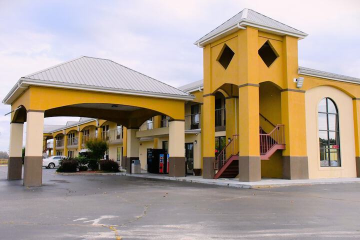 Hotel 2 of 56